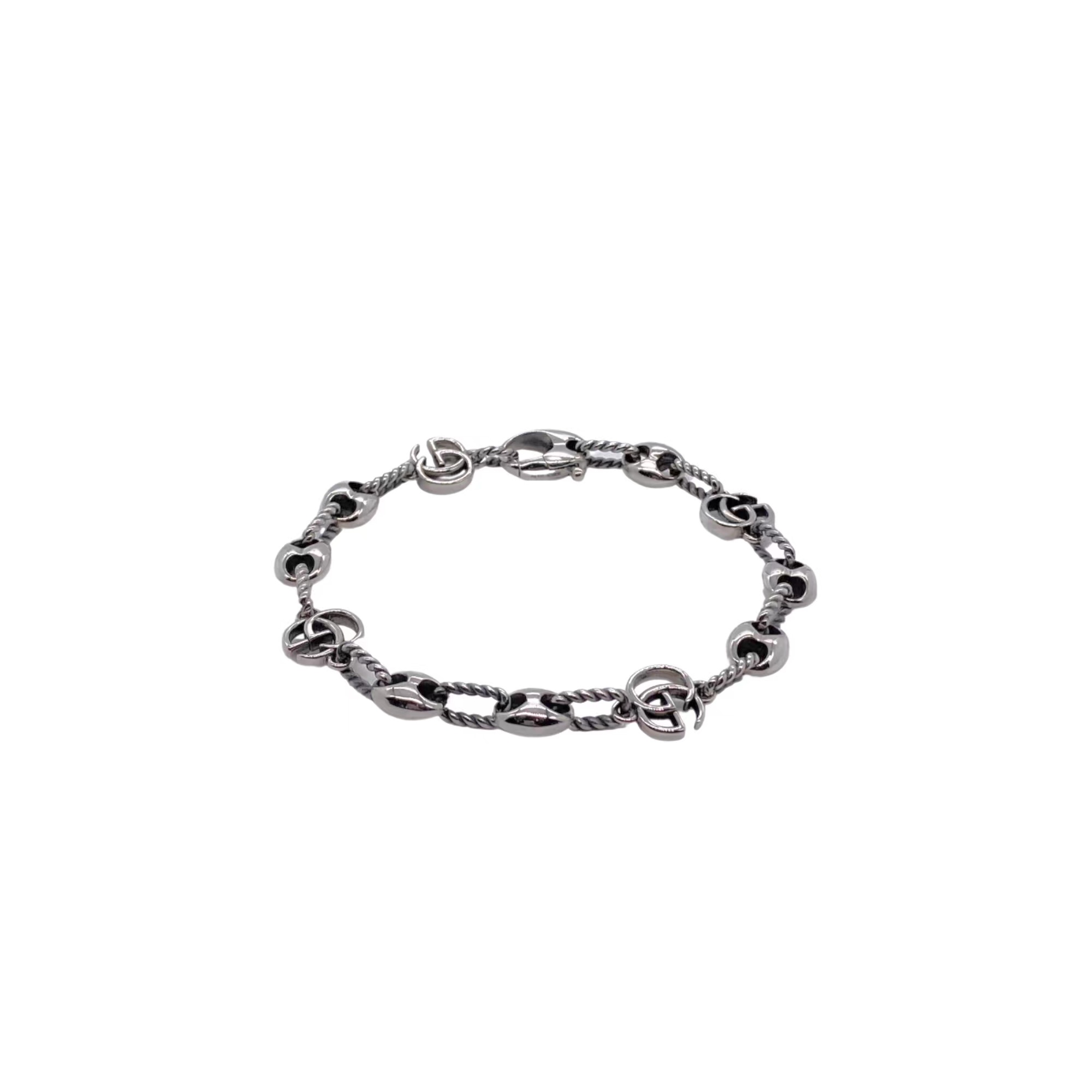 GUCCIグッチ GGミツバチ彫刻ブレスレットシルバー(728264-J8400 GUCCIグッチ GGミツバチ彫刻ブレスレットシルバー(728264-J8400