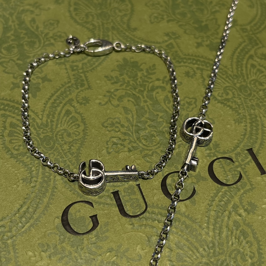 GUCCIダブルG キー ブレスレット スターリングシルバー（632207-J8400-0701）
