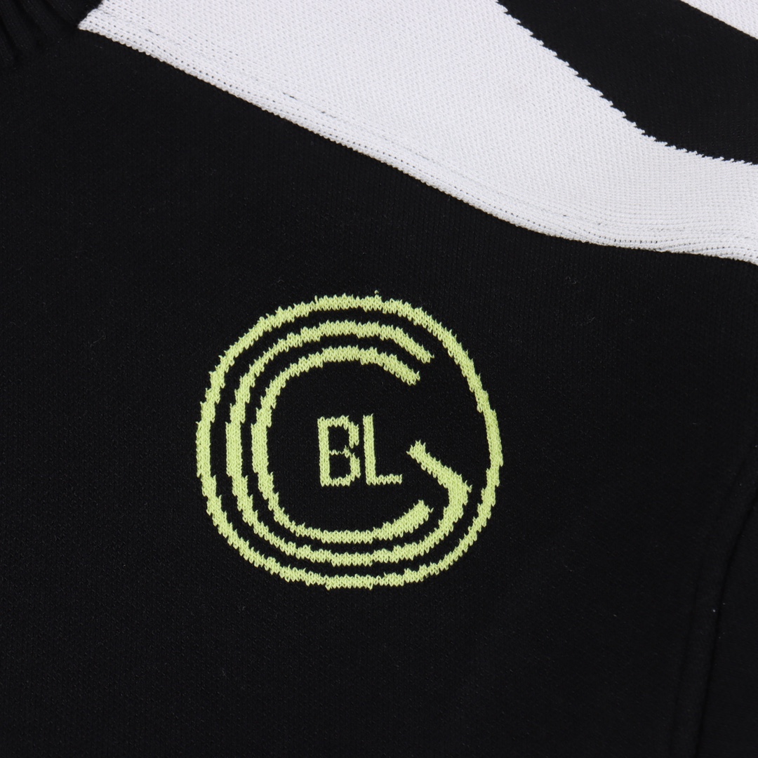 Balenciaga logo turtleneck sweater（641796T61821070）