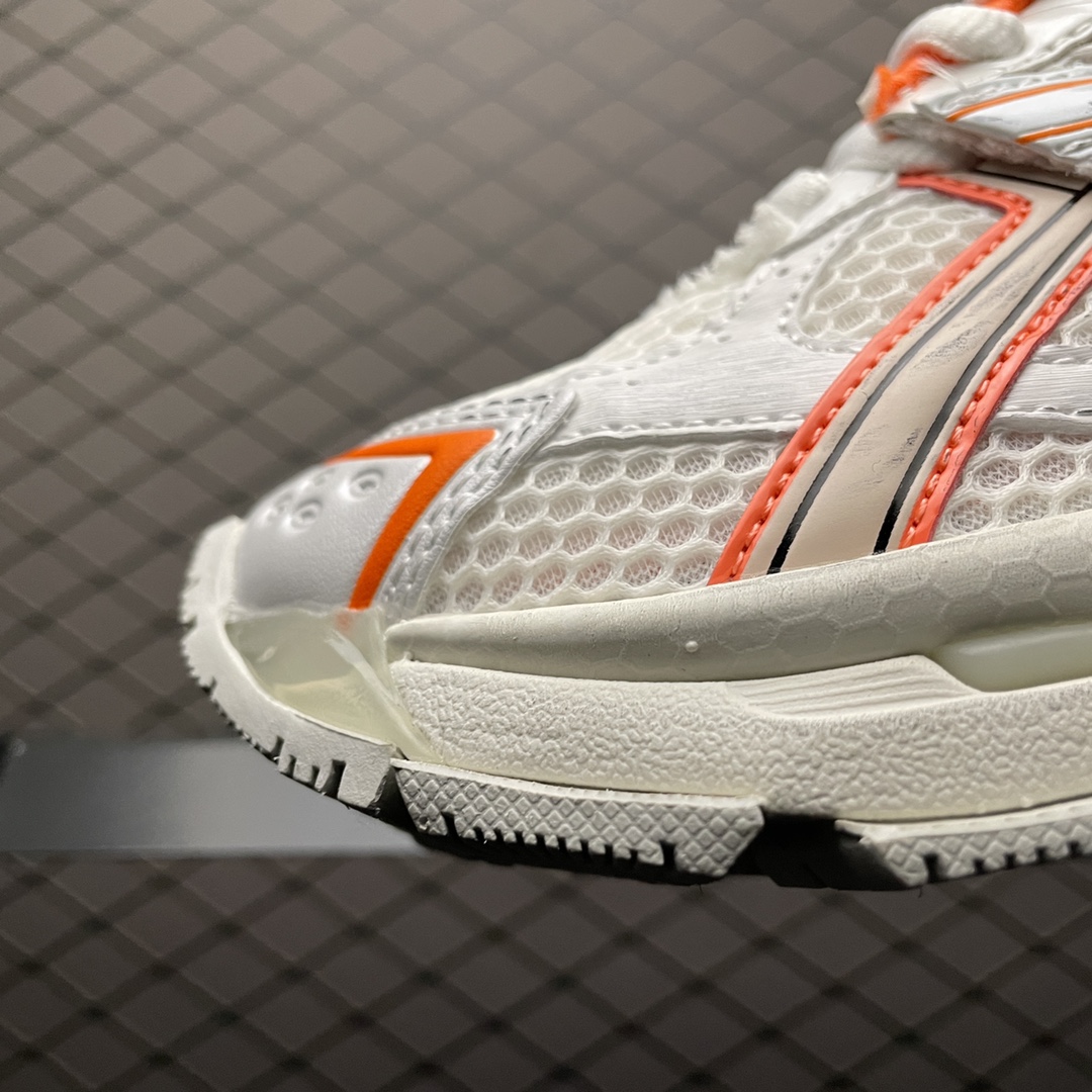BALENCIAGA Runner Sneaker "Fluo Orange"（677403W3RBM9770）