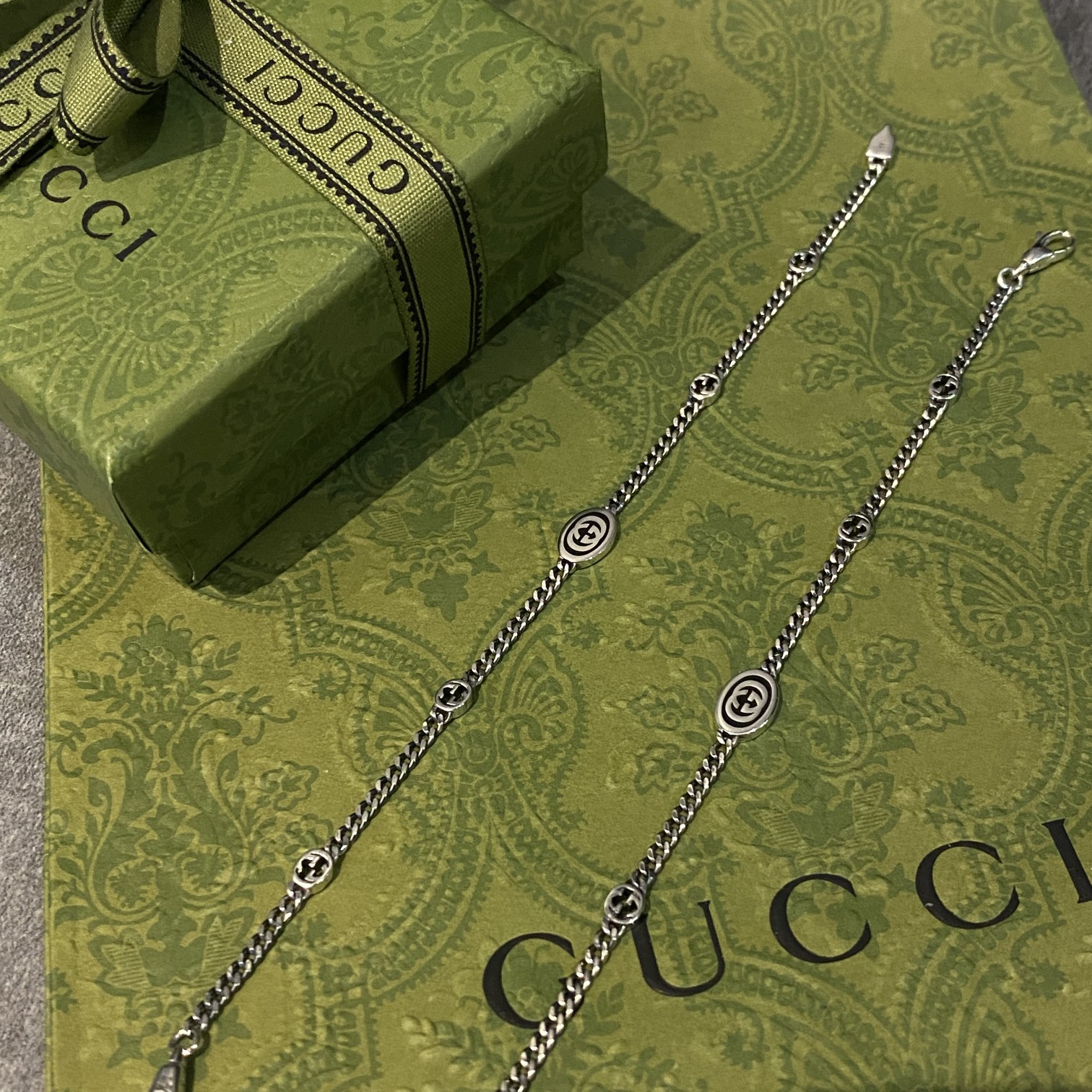 GUCCIインターロッキングG ブレスレット（678657-J8410-8191）