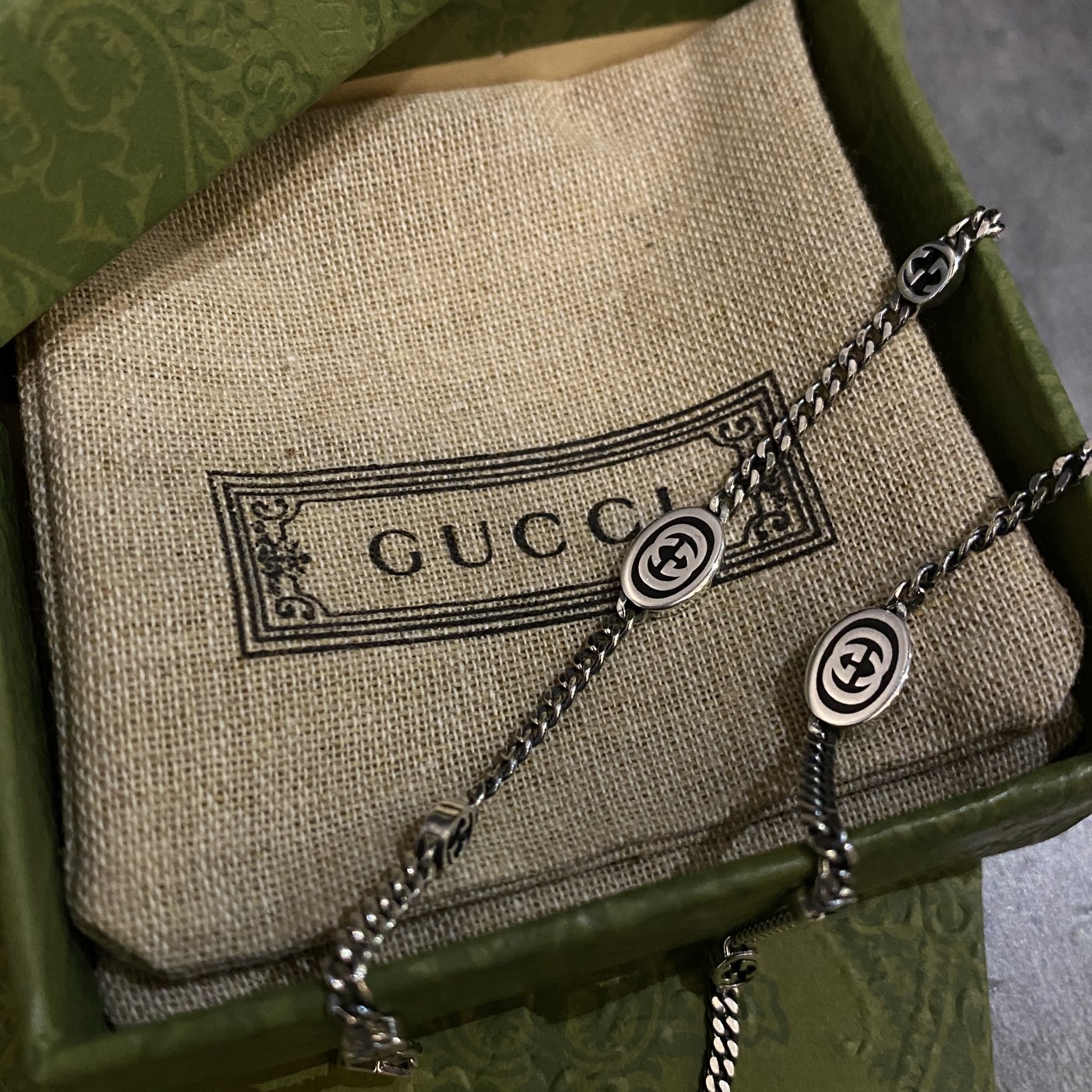 GUCCIインターロッキングG ブレスレット（678657-J8410-8191）
