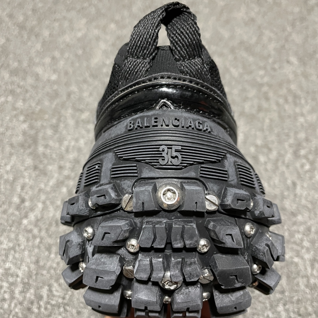 BALENCIAGA Bouncer (Defender) Screw Sneaker With Piercings"Black"（685613W2RAD1081）