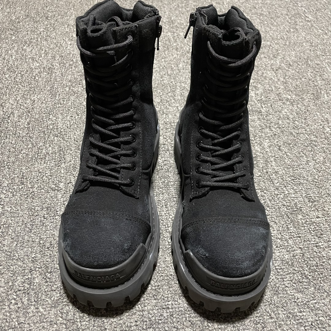 Balenciaga Distressed ankle boots（694042W2H111000）