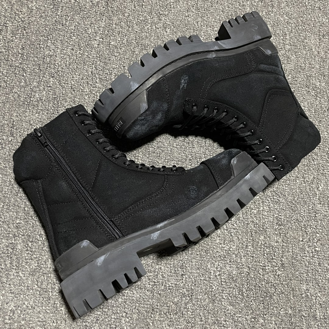 [Copy]Balenciaga  Distressed ankle boots（694042W2H111000）