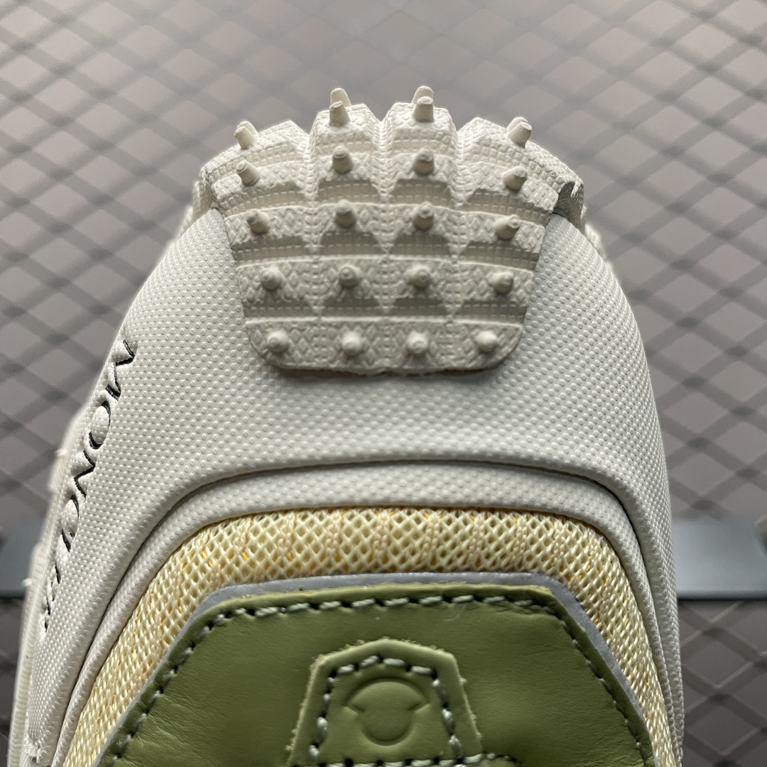 Moncler MONCLER Trailgrip Low Top Sneakers （4M00110M267121I）