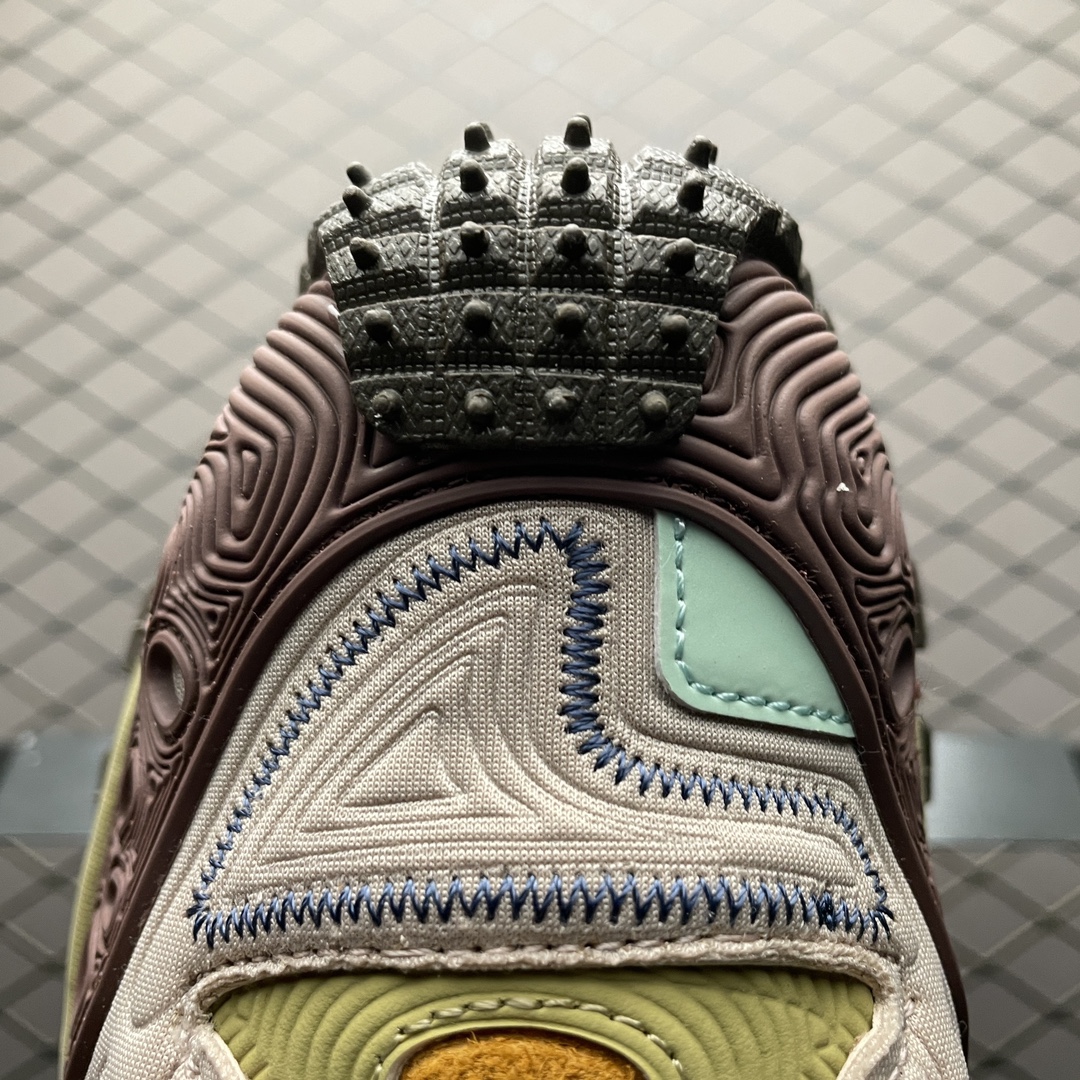 Moncler Genius Trailgrip Grain Salehe Bembury Pink（4M00010M327551K）