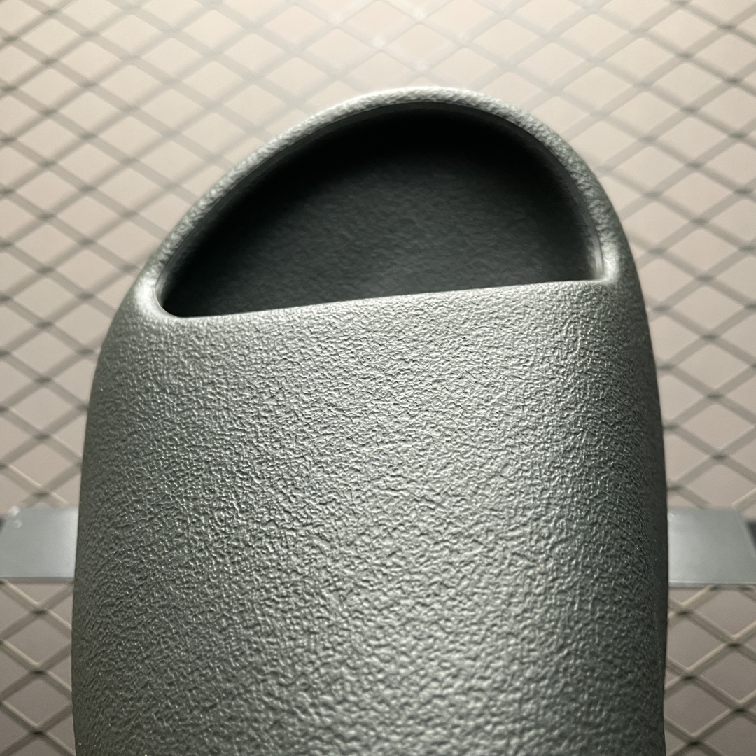 adidas YEEZY Slide "Granite"（ID4132）
