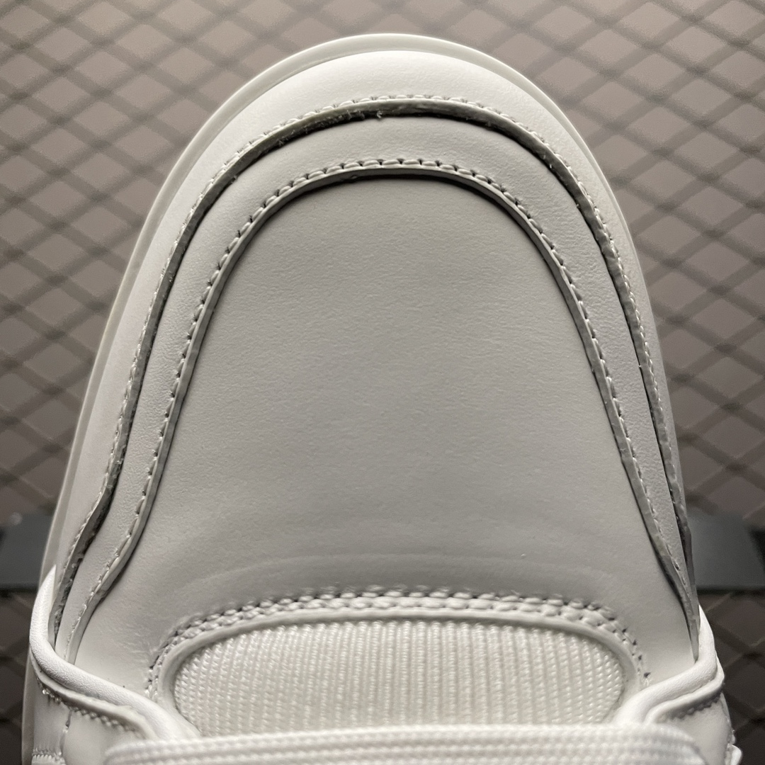 Louis Vuitton trainer sneakers （1AC29J）