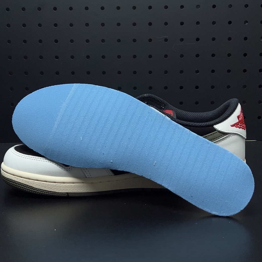 Travis Scott × Nike WMNS Air Jordan 1 Low OG "Medium Olive" (DZ4137-106)