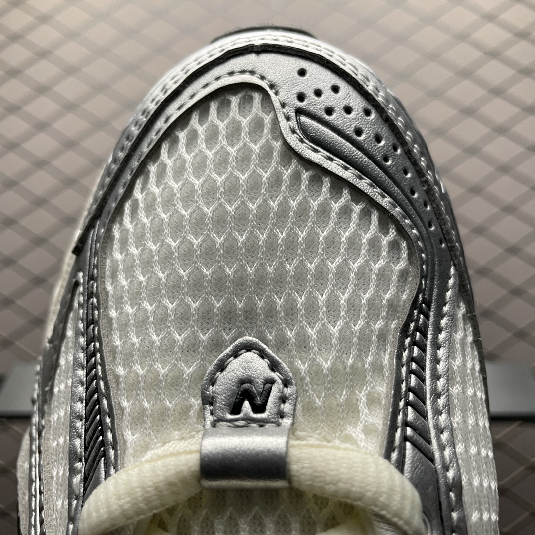 New Balance 1906R "Metallic/Silver/Black"(M1906RER）