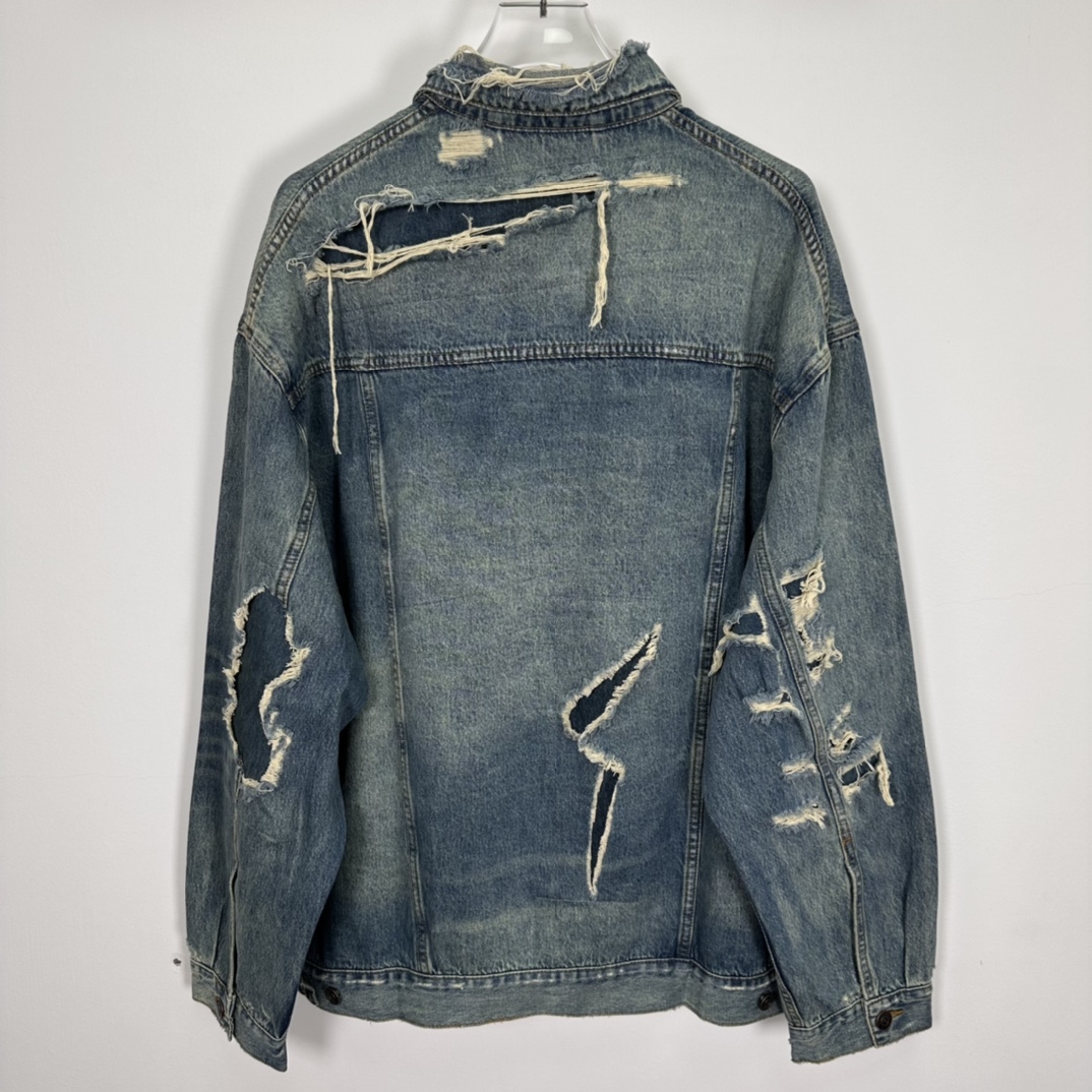 Balenciaga Washed Distressed Denim Jacket（727840TNW014268）