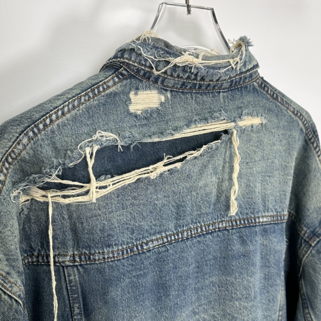 Balenciaga Washed Distressed Denim Jacket（727840TNW014268）