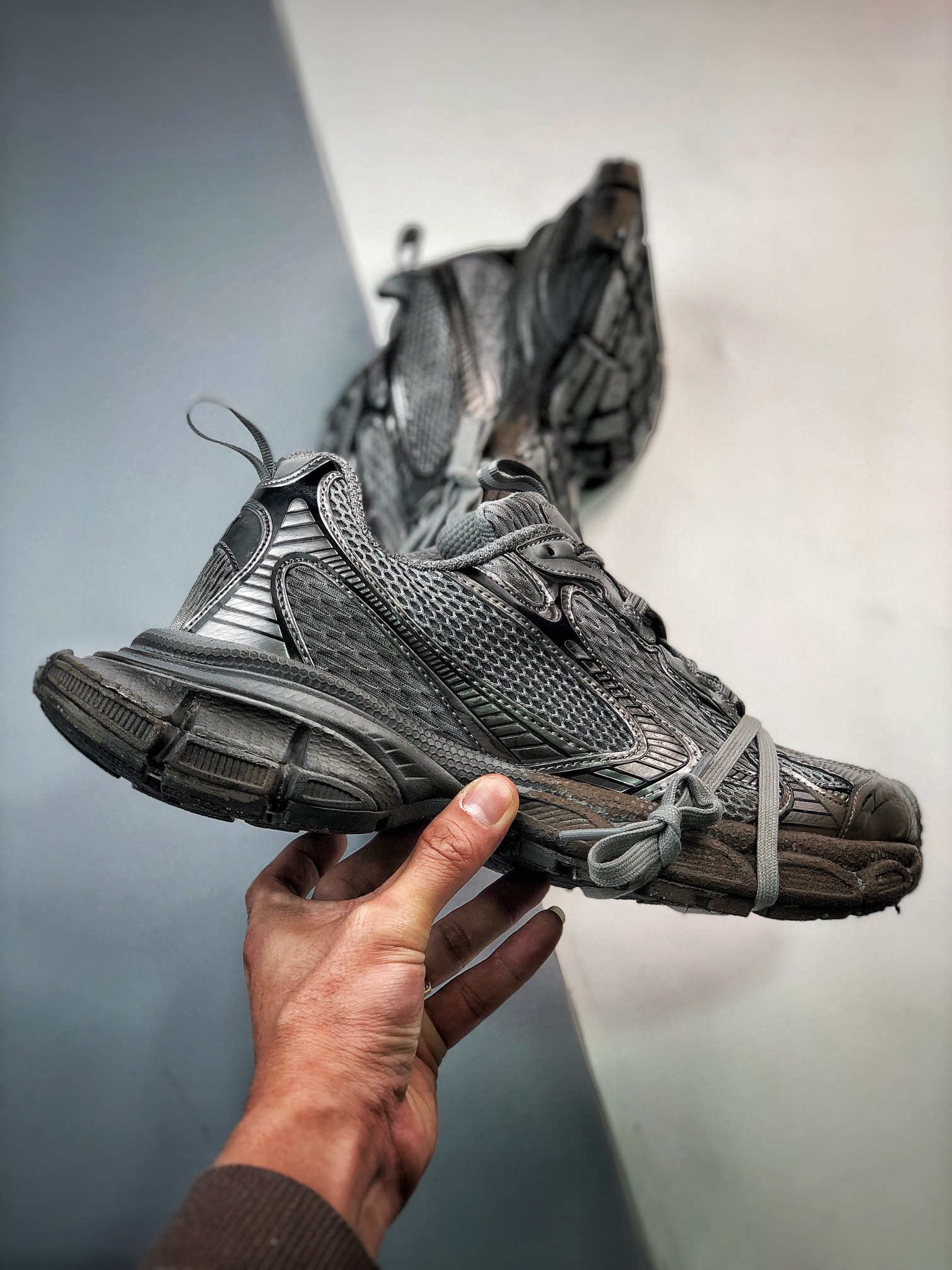 BALENCIAGA 3XL "Silver Gray" （734734W3XK71210）