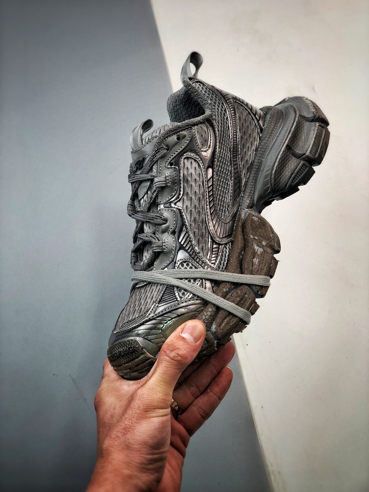 BALENCIAGA 3XL "Silver Gray" （734734W3XK71210）