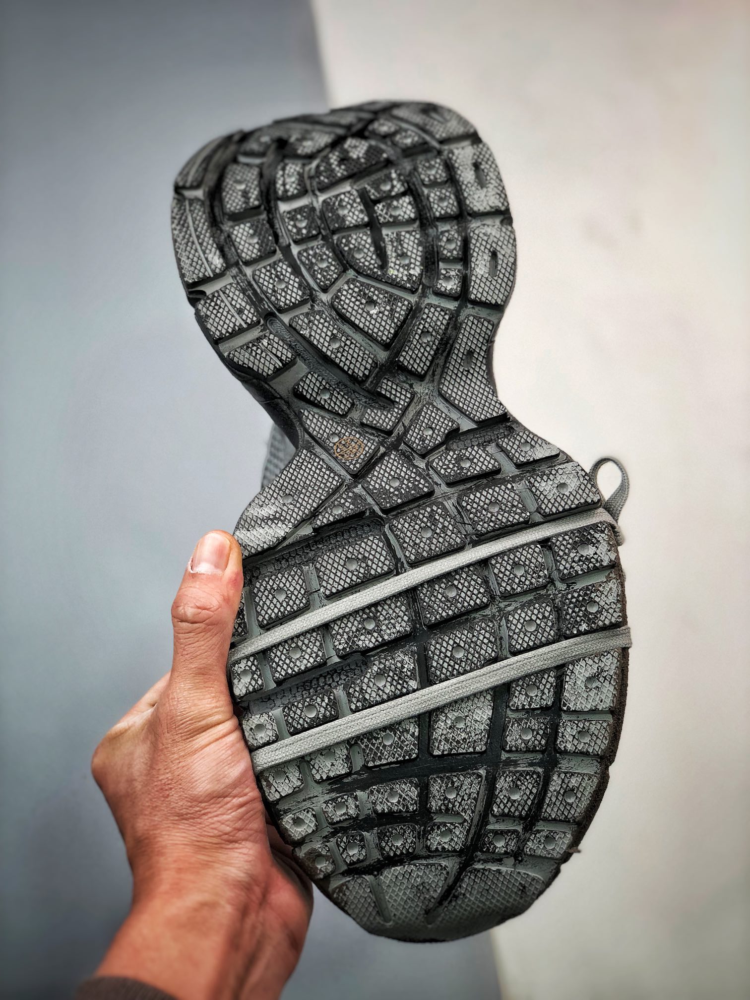 BALENCIAGA 3XL "Silver Gray" （734734W3XK71210）