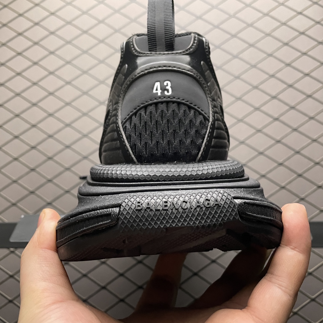 [Copy]BALENCIAGA 3XL "Black" （734734W3XL11010）