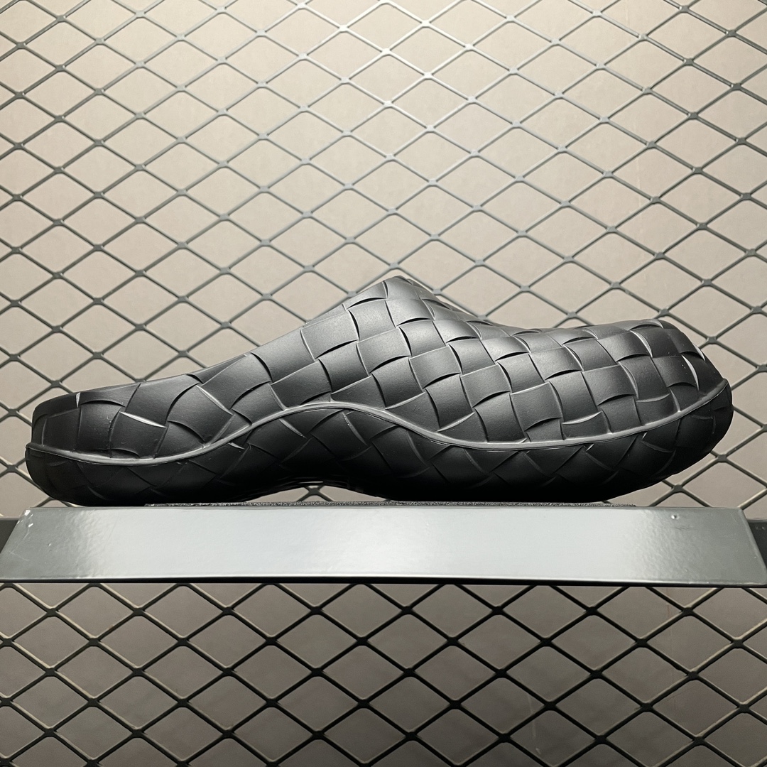 BOTTEGA VENETA ビービー クロッグ（741339V11T01000）