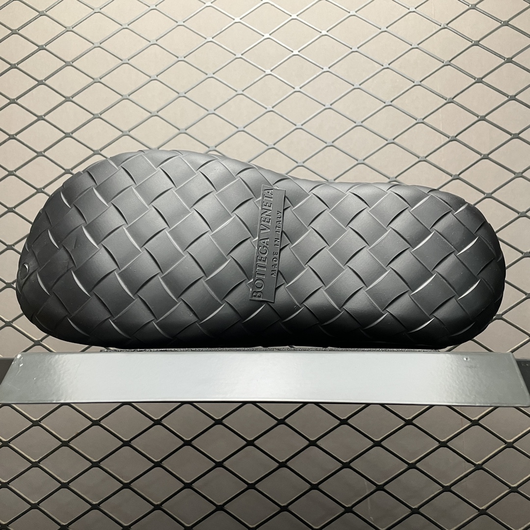 BOTTEGA VENETA ビービー クロッグ（741339V11T01000）