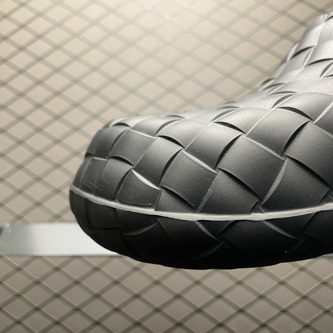 BOTTEGA VENETA ビービー クロッグ（741339V11T01000）