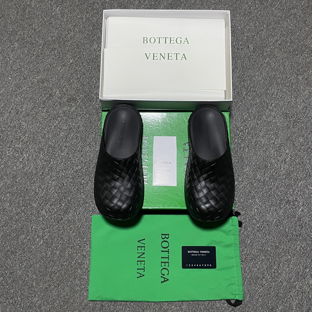 BOTTEGA VENETA ビービー クロッグ（741339V11T01000）