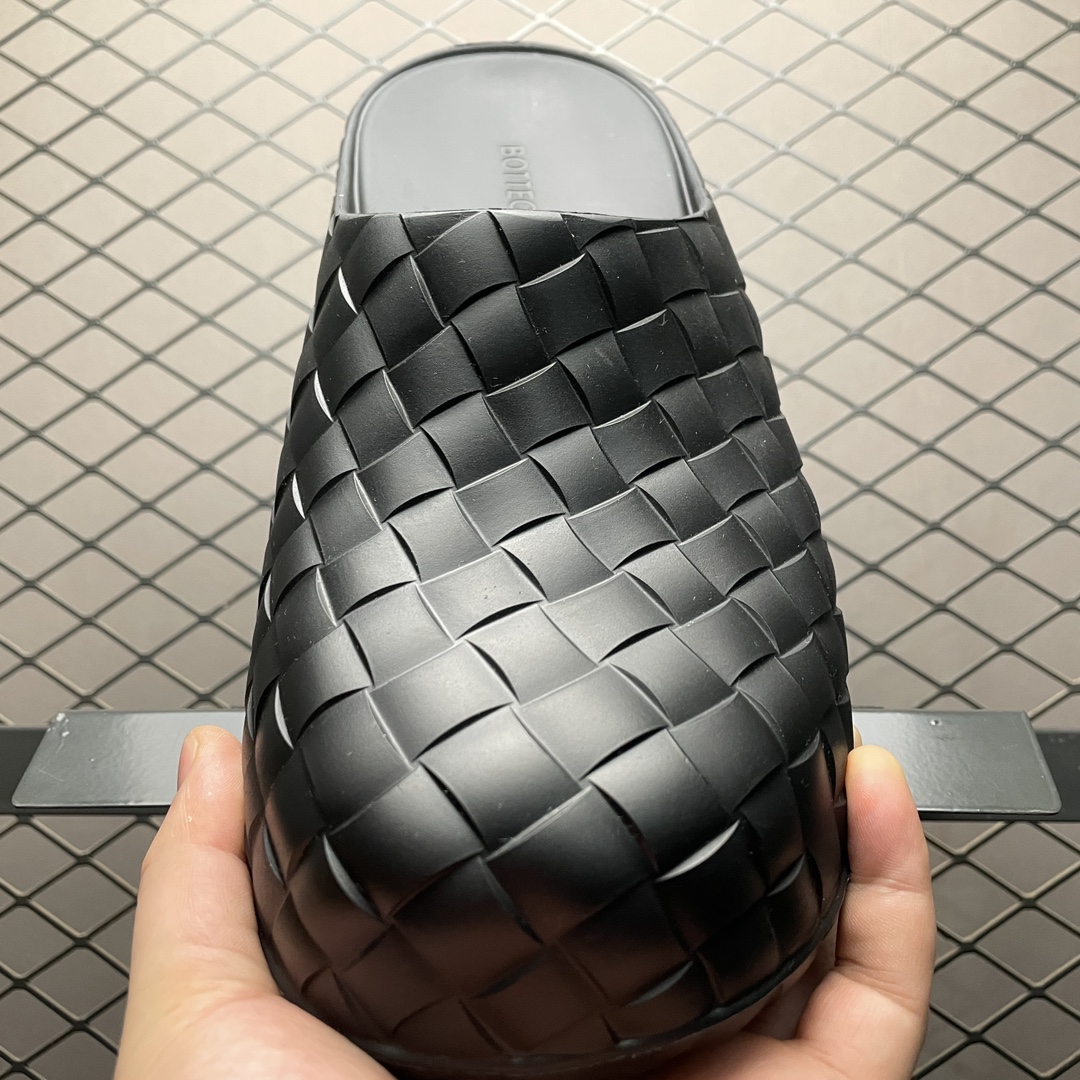 BOTTEGA VENETA ビービー クロッグ（741339V11T01000）