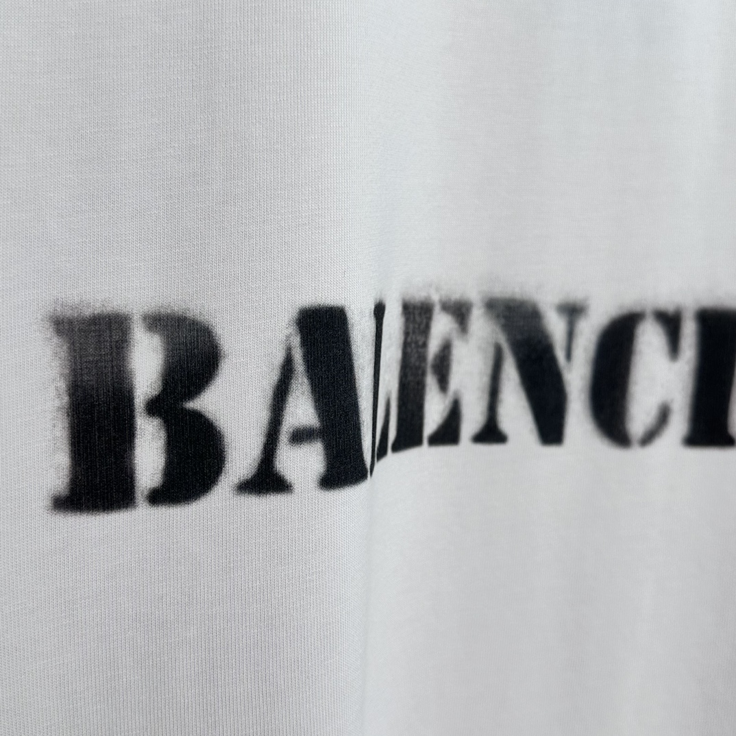 STENCIL TYPE TEE（764235TQVA33307）