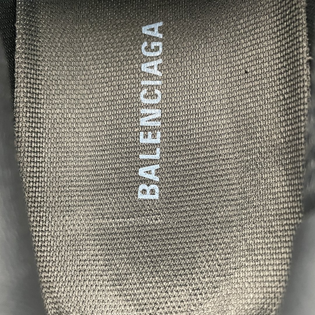 BALENCIAGA Runner Sneaker "White Black"（772774W3RNY9214）