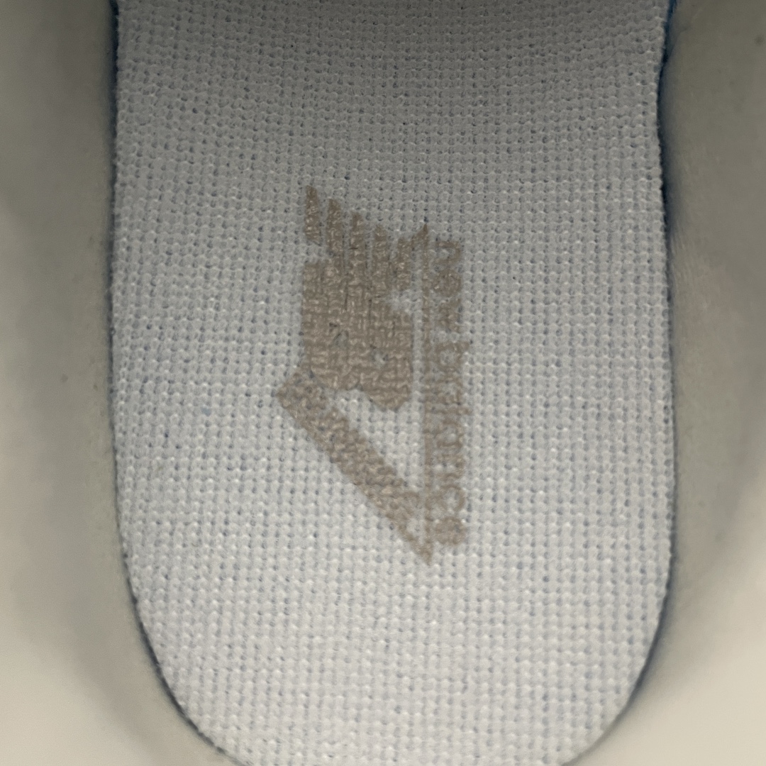 New Balance 9060  (U9060EEB )