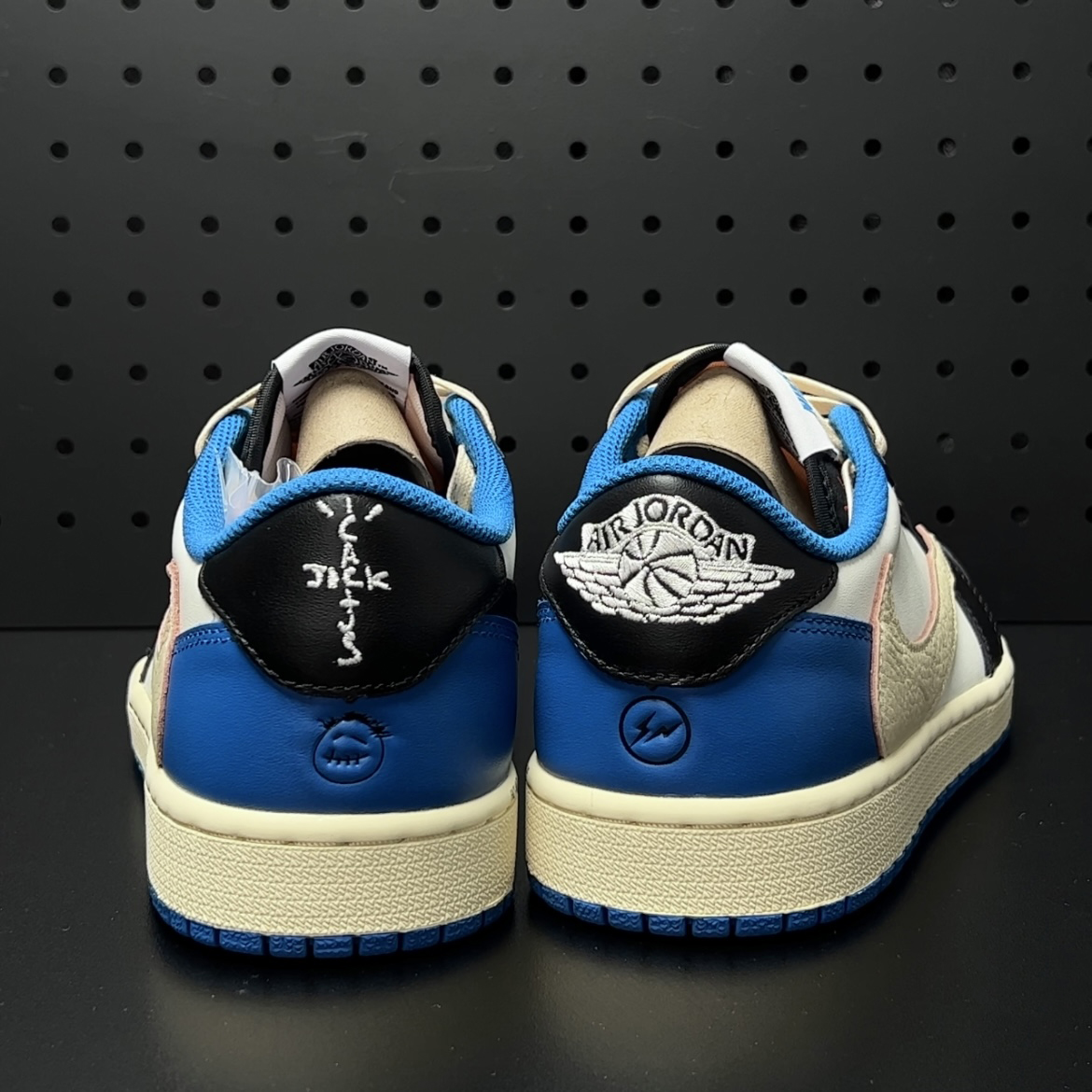 Travis Scott × Fragment × Nike Air Jordan 1 Low OG SP "Military Blue"（DM7866-140）
