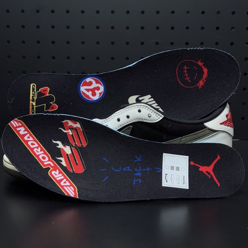 Travis Scott × Nike WMNS Air Jordan 1 Low OG "Medium Olive" (DZ4137-106)