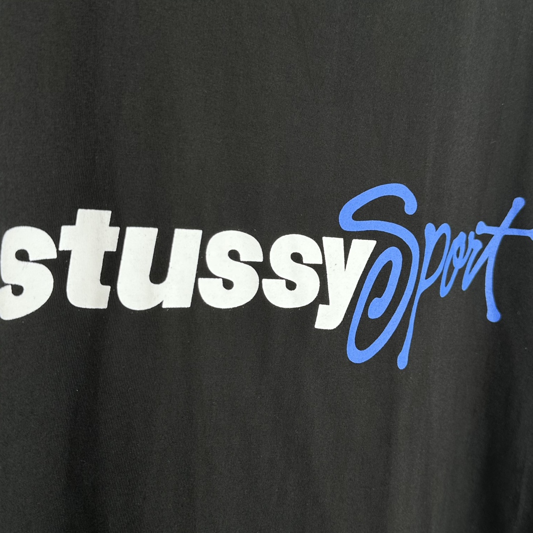 Stussy Sport Script Tee - BLACK  スポーツ スクリプト T シャツ-BLACK（1905070）