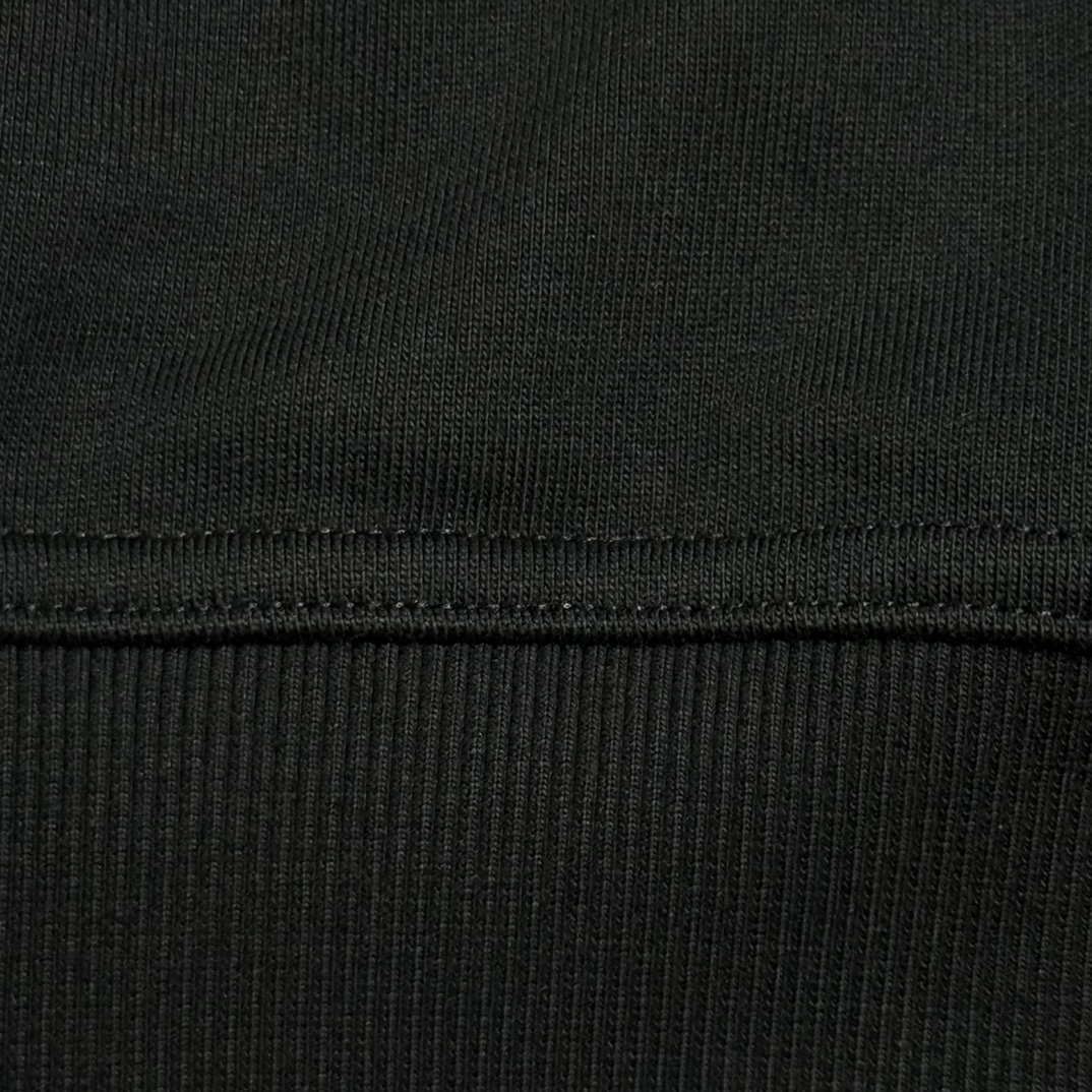 Burberry Crew Neck Long Sleeve Sweatshirt（80076931）