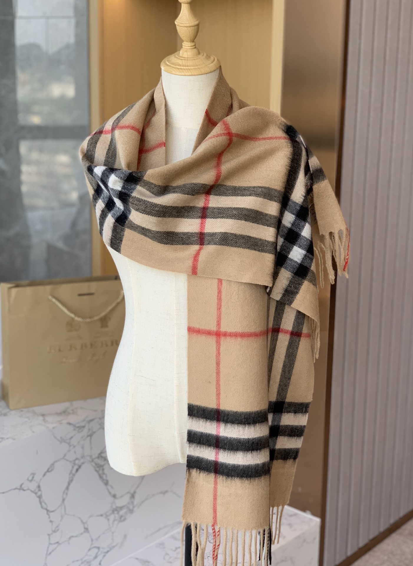 Burberry The Classic Check Cashmere Scarf Check Cashmere Scarf "Khaki"（ 80181731）