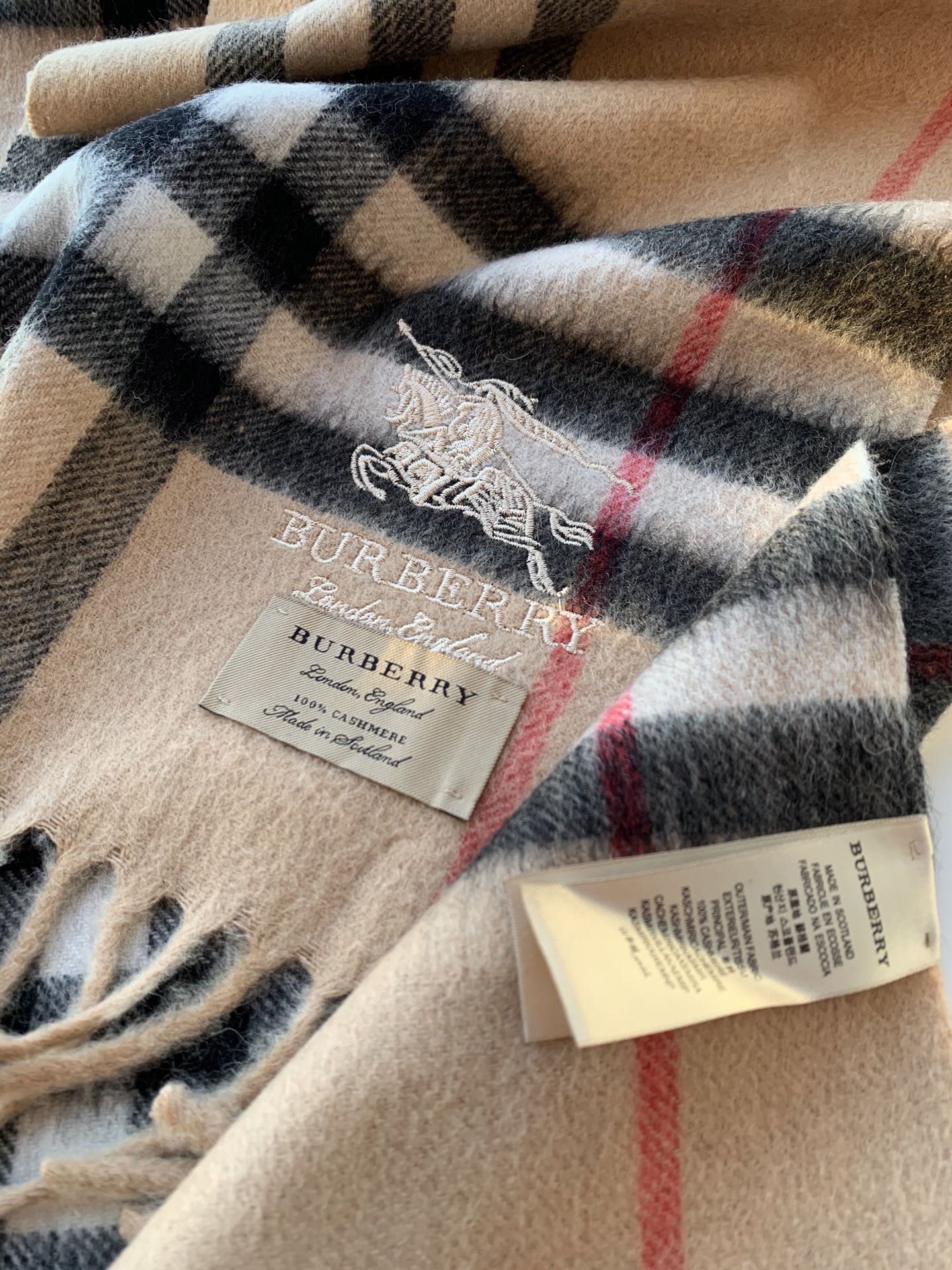 Burberry 80181731 2024