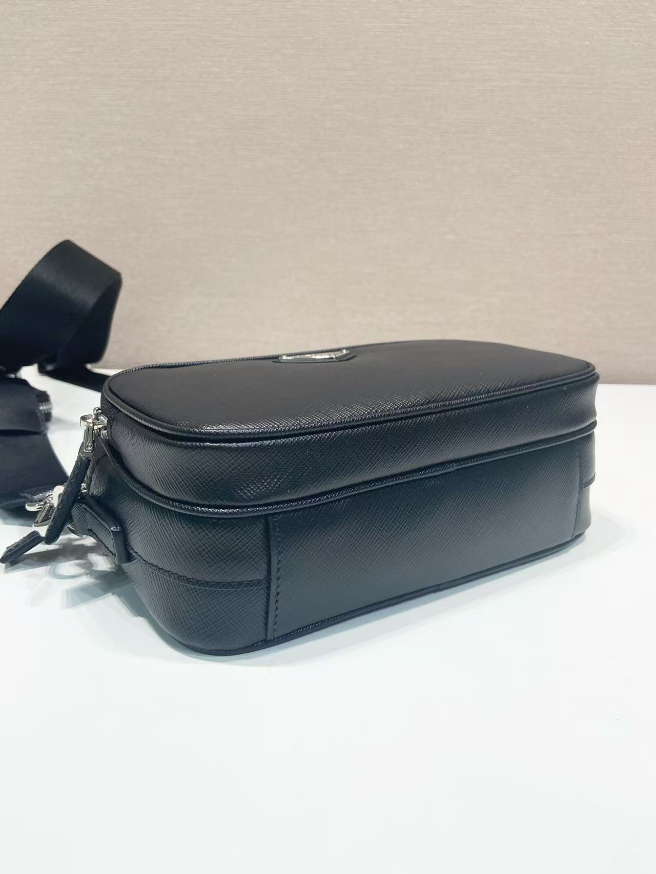 Prada Saffiano leather shoulder bag (2VH170VOOO9Z2)