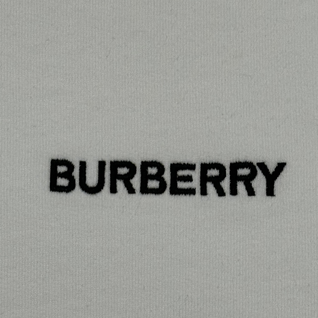 Burberry Crew Neck Long Sleeve Sweatshirt（80695311）