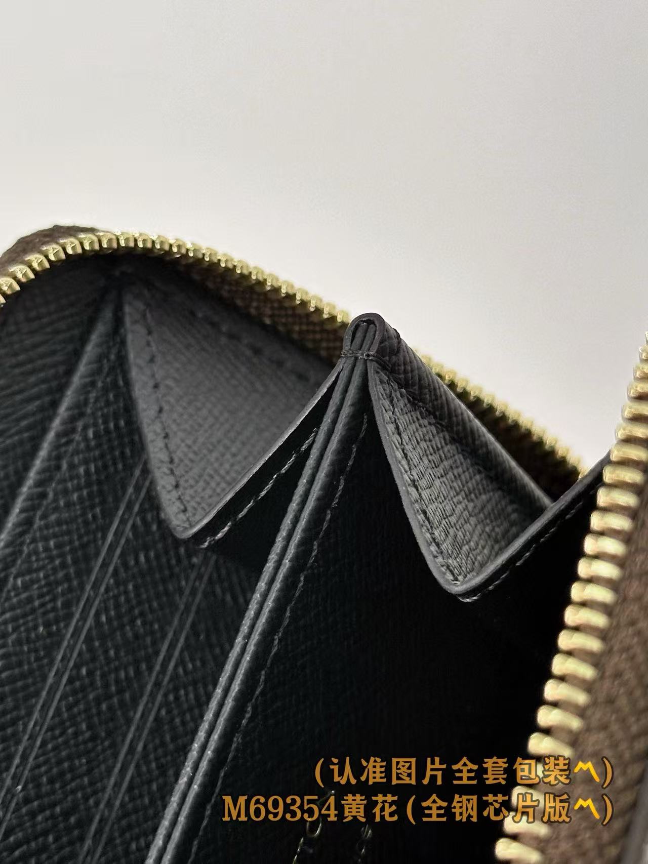 Louis VUITTON Zippy Coin Purse (M69354)