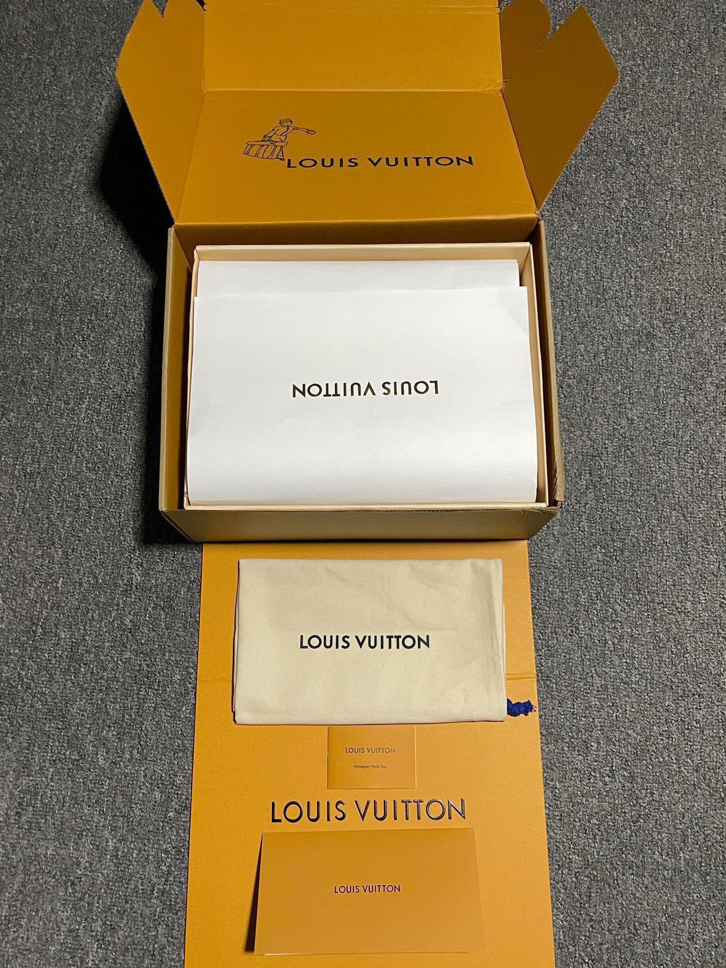 Louis Vuitton Trainer Maxi Line Sneakers LV(1ACRJV)