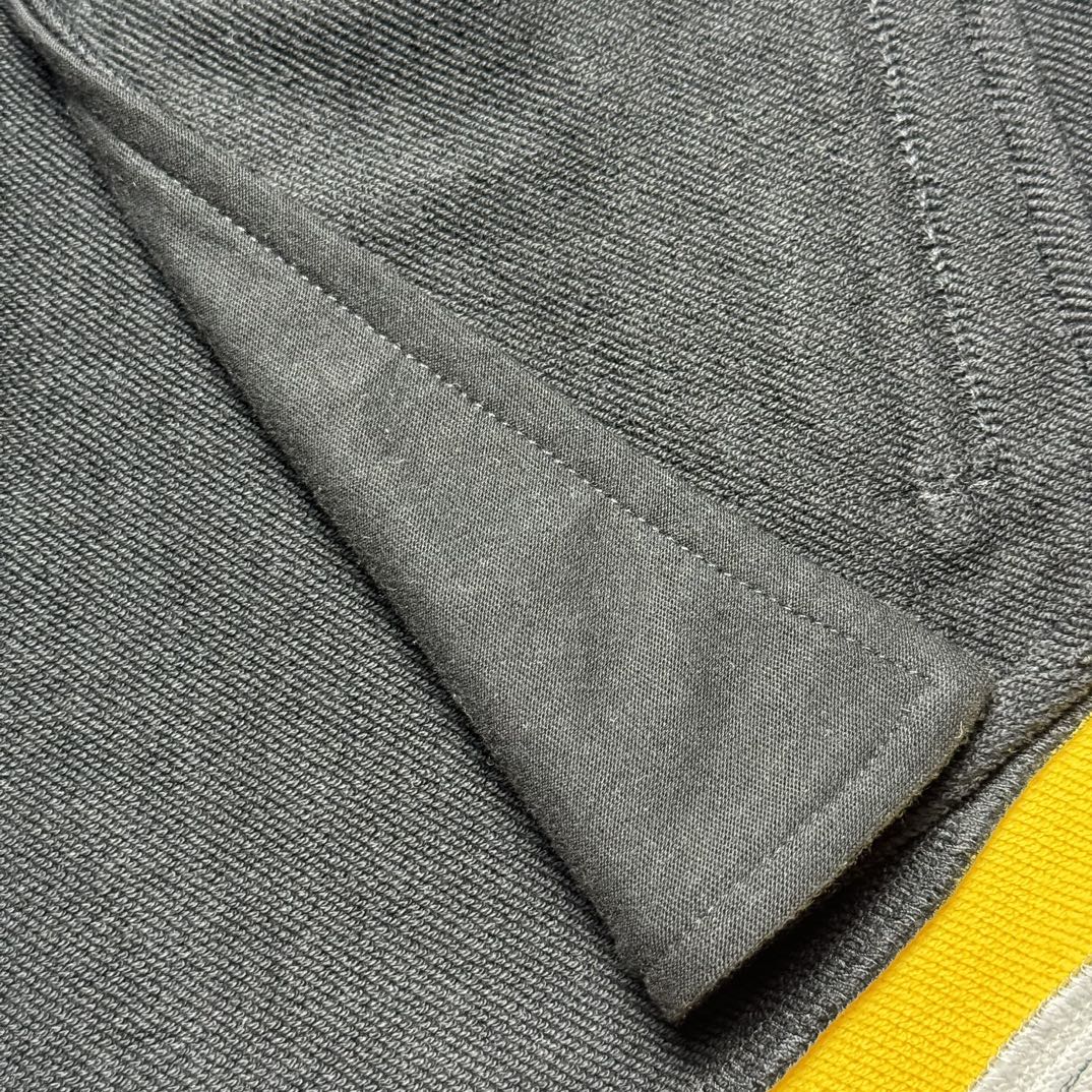 FENDI ELASTIC DRAWSTRING BERMUDA SHORTS（FAB656AN67F1KRX）