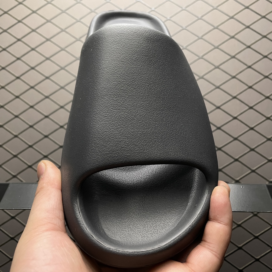 adidas YEEZY Slide "Onyx"（HQ6448）