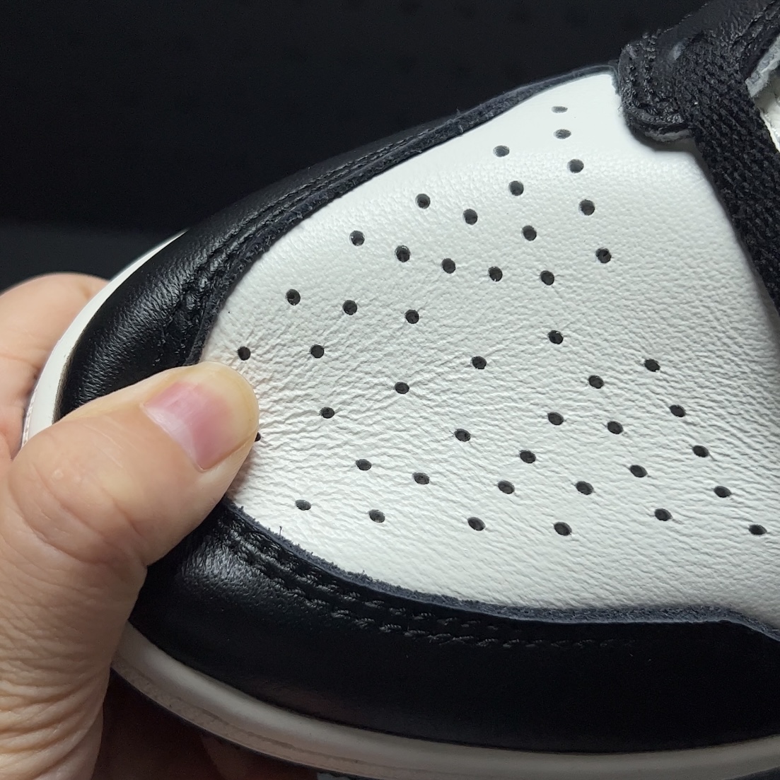 Nike Air Jordan 1 High OG "Sail/Dark Mocha/Black"  (555088-105)