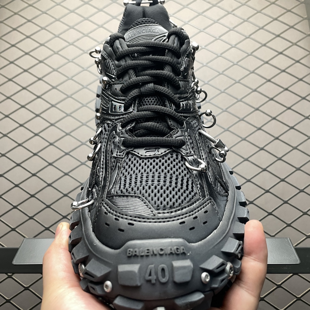 BALENCIAGA Bouncer (Defender) Screw Sneaker With Piercings"Black"（685613W2RAG1081）