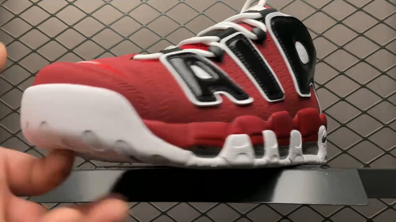 シュプリーム バスケットボールシューズ/Supreme × Nike Air More Uptempo "White/Red"(921948-600)