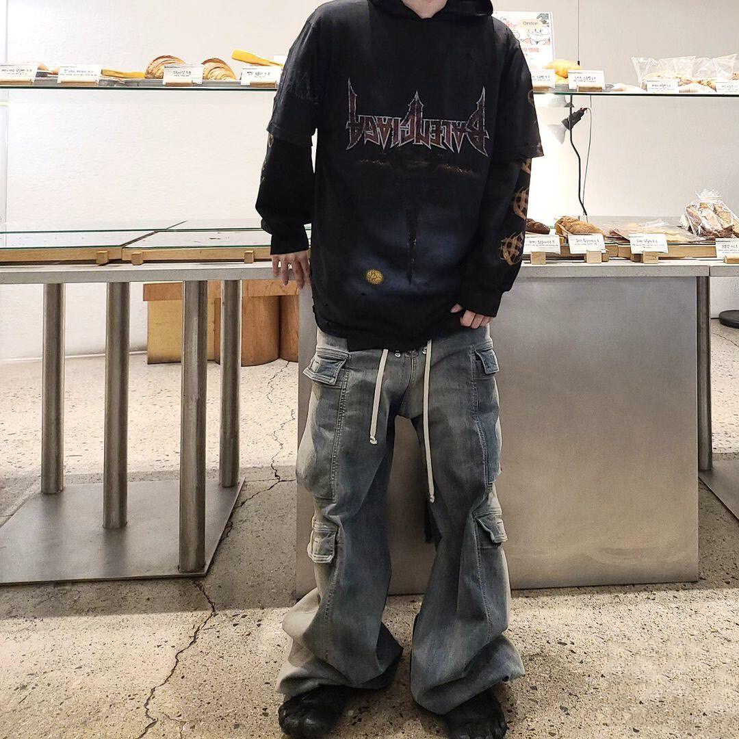 Balenciaga PARIS MOON UPSIDE DOWN T-shirt, oversized Balenciaga PARIS MOON UPSIDE DOWN T-shirt, oversized