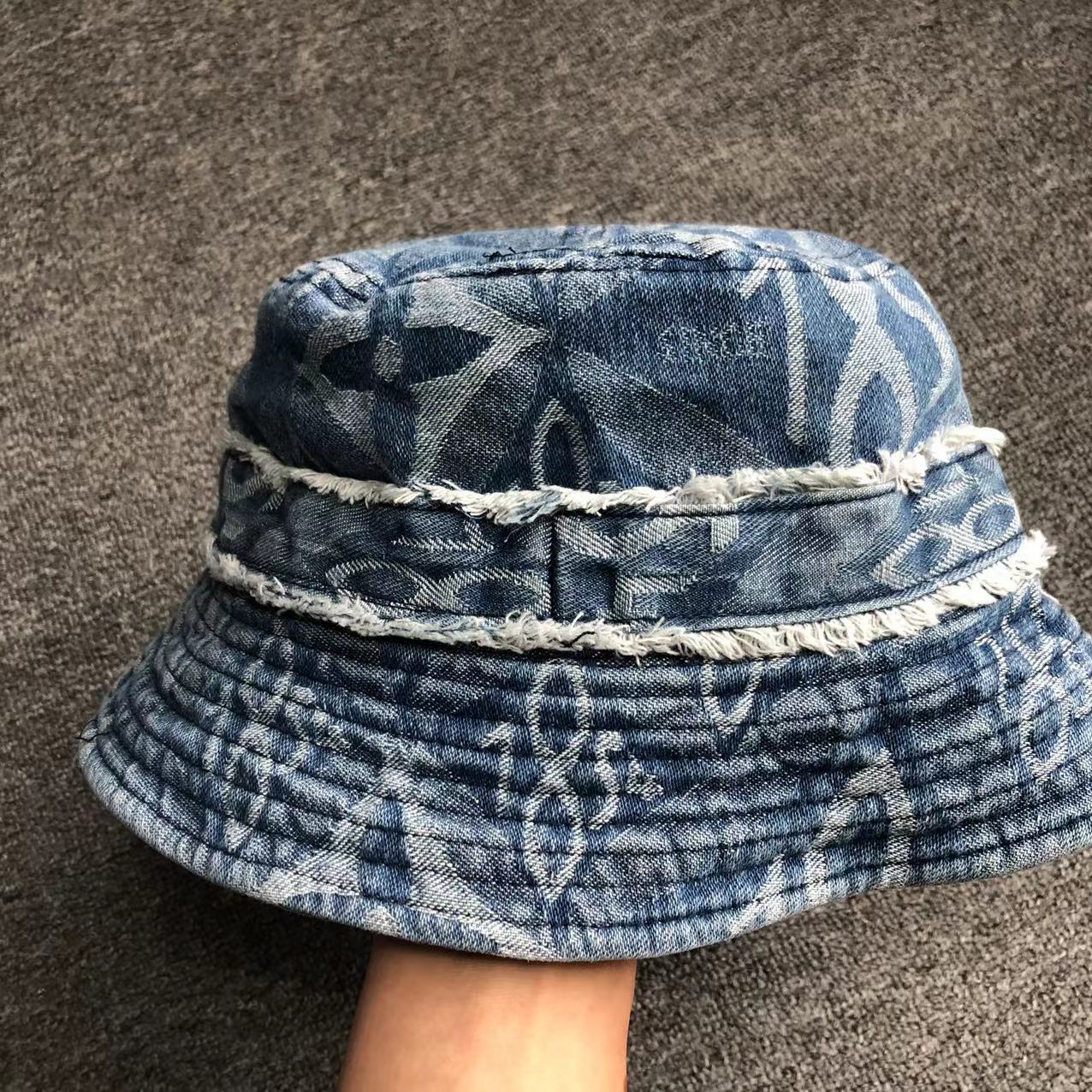 LOUIS VUITTON washed denim bucket hat（A2MT2）（2色展開）