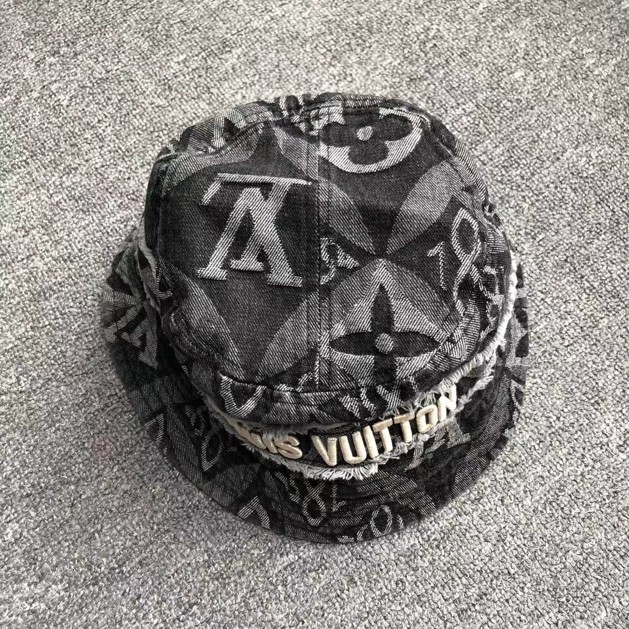 LOUIS VUITTON washed denim bucket hat（A2MT2）（2色展開）