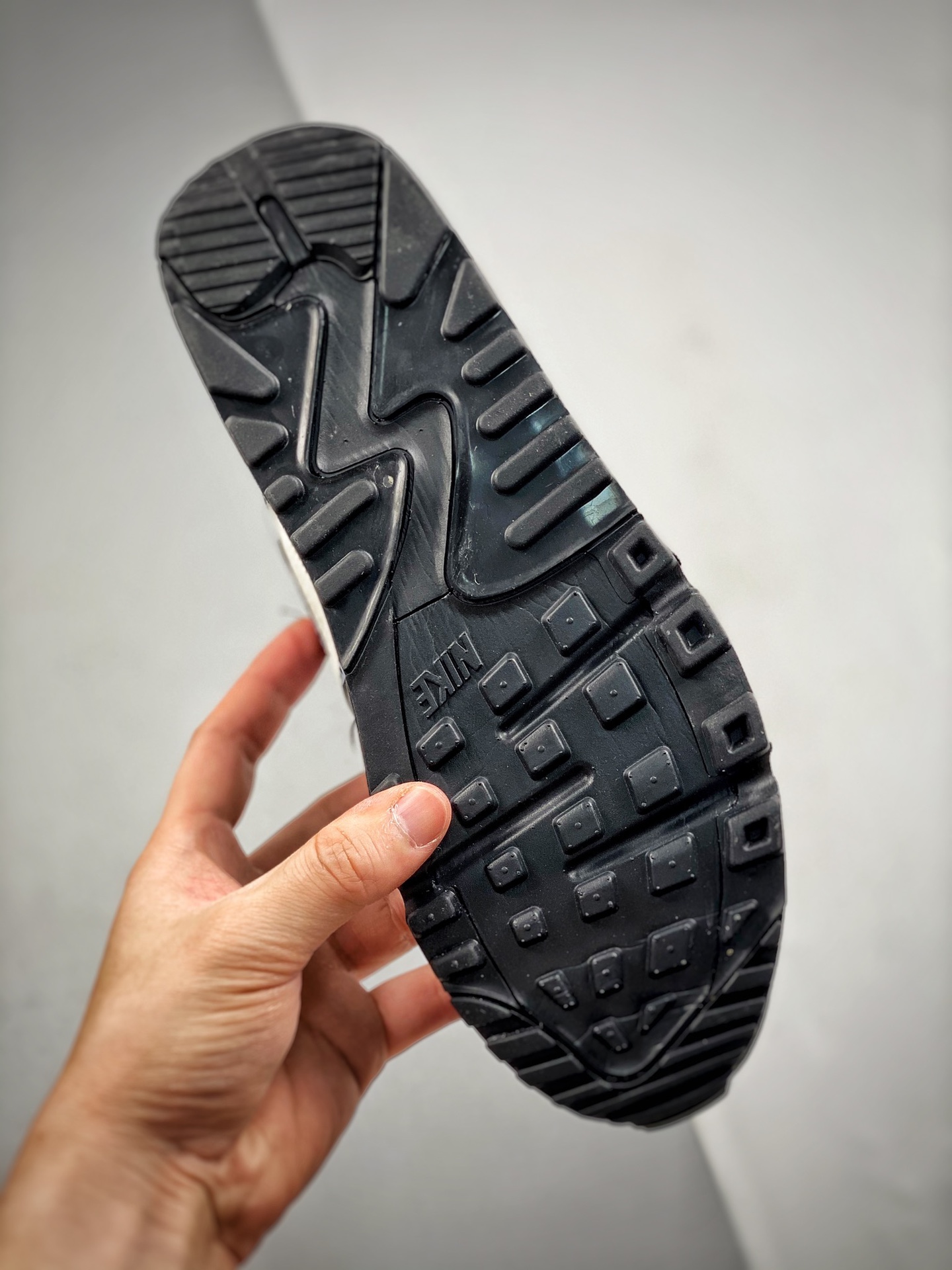 OFF-WHITE × NIKE AIR MAX 90 BLACK/CORN（AA7293-001）