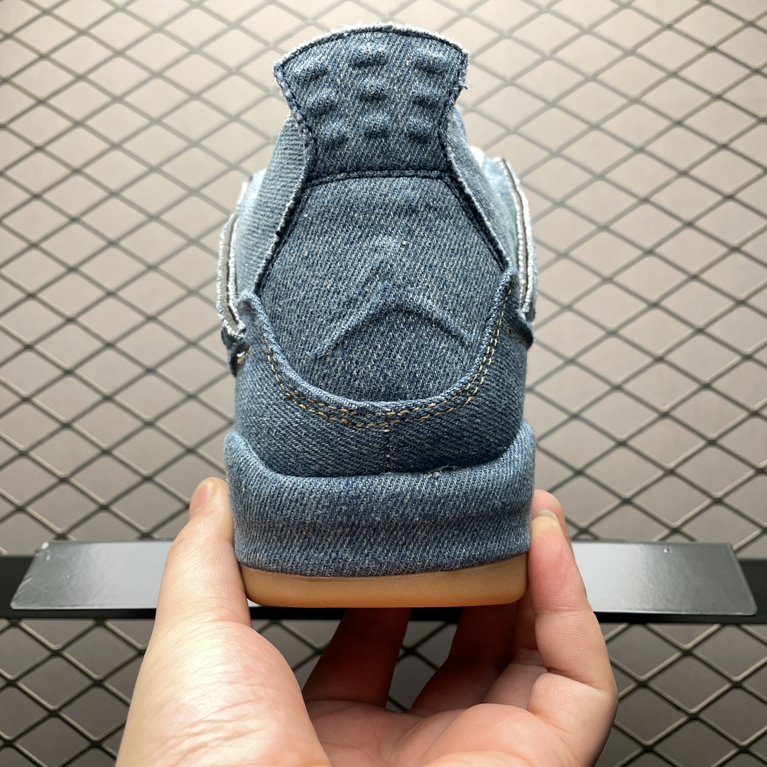NIKE × LEVI'S AIR JORDAN 4 