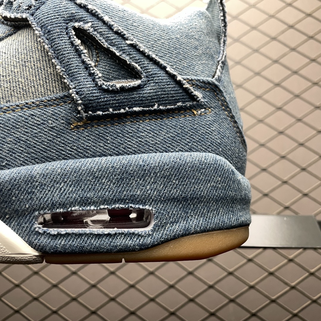 NIKE × LEVI’S AIR JORDAN 4 "DENIM"(タグ：LEVIS®)（AO2571-401）